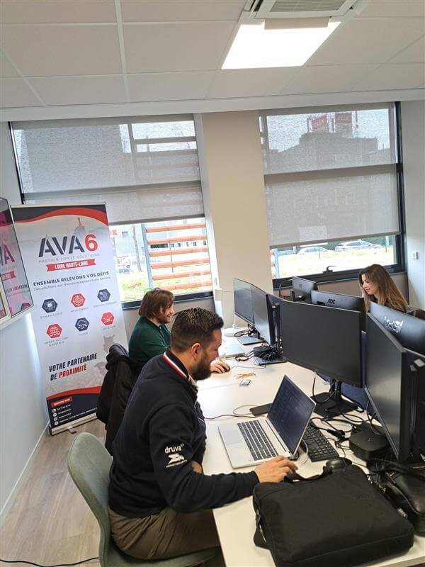 6124769f f749 4b82 adef 6f87a40903f7